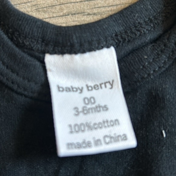 Baby berry neutral tops - Picture 2 of 5